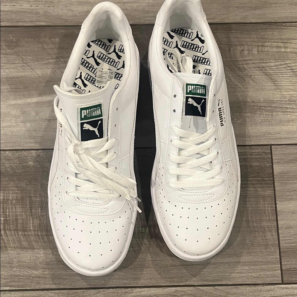 Puma Men's White Classic Sneakers